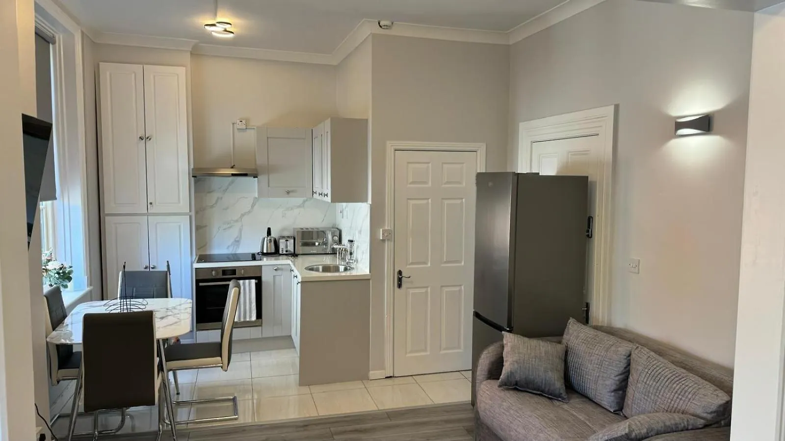 Apartment Modern 2-Bedroom Apartment-Dublin City Ireland